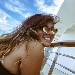 Meet your Posher, Barbi